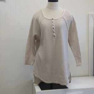 Melloday cream colored rayon blend Henley shirt size Small‎